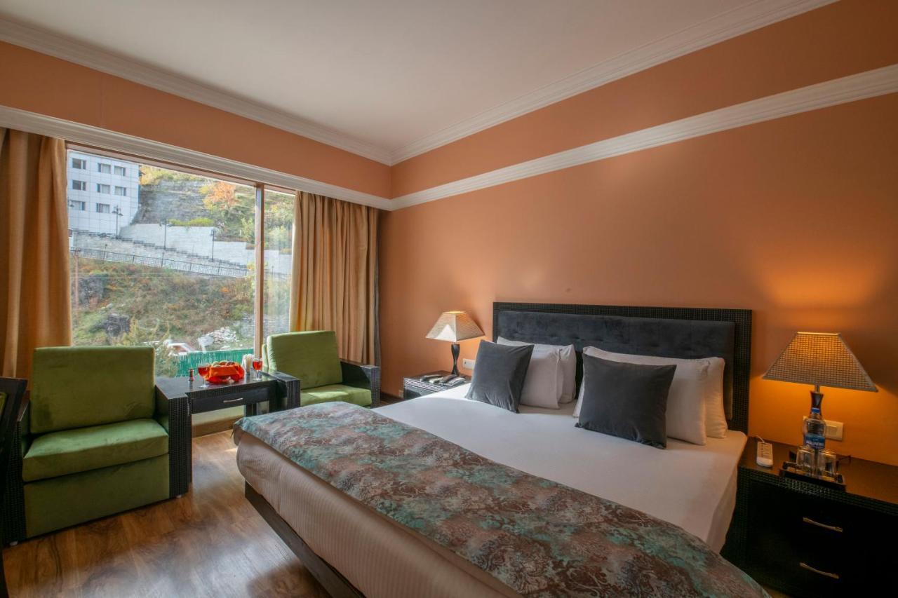 Mastiff Grand Manali Resort Zewnętrze zdjęcie